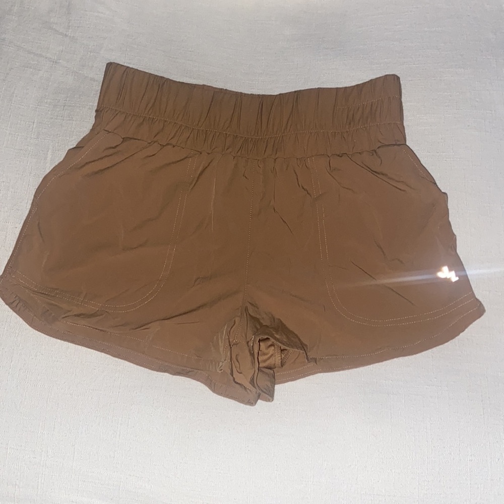 JoyLab Women's High-Rise Woven Shorts 2.5"  Tan XS - Picture 5 of 6